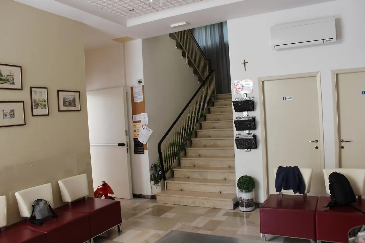 Hotel Amados ريميني 2*,